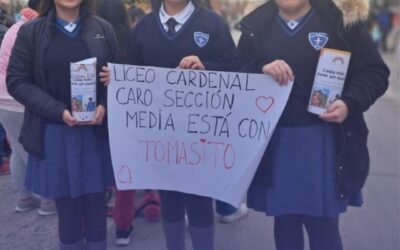 Aporte para campaña de Tomás Ross: estudiantes de Sección Media entregaron ayuda a su madre
