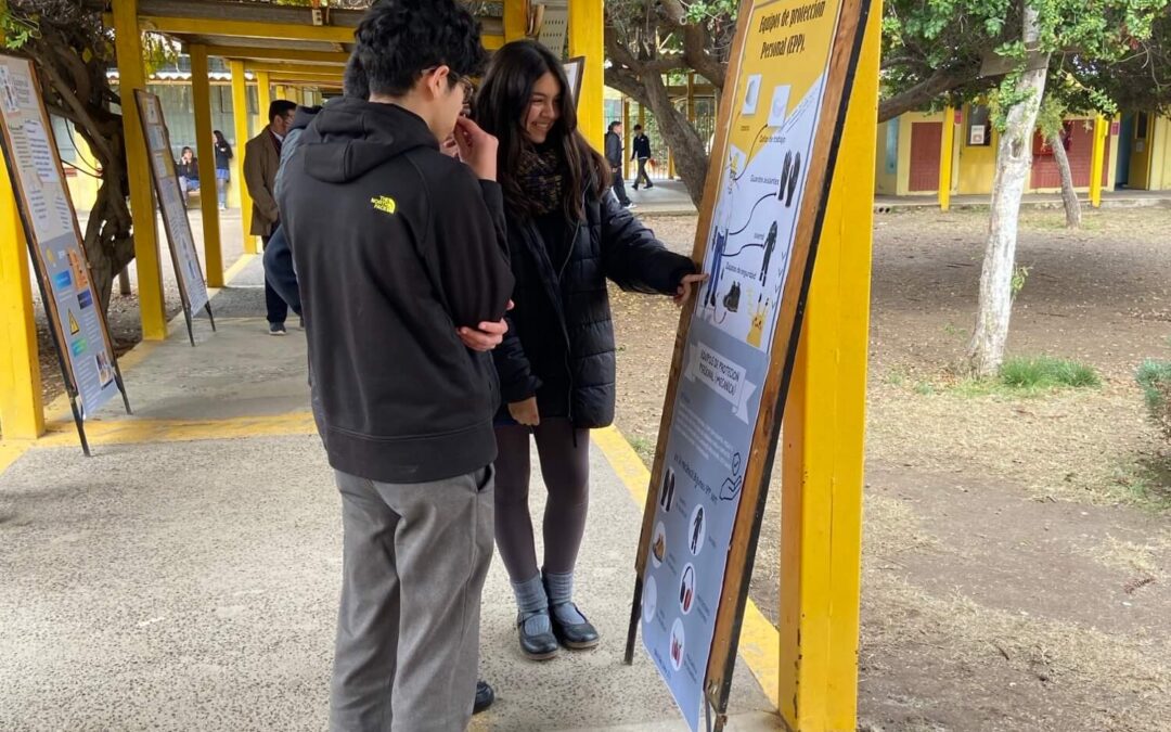 Semana de la seguridad en la Educación Técnico Profesional: instalación de paneles informativos en Sección Media