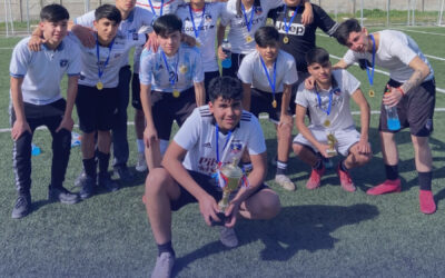 Final campeonato de fútbol escolar: estudiantes de Segundo Medio participan de jornada recreativa en el Campo Deportivo