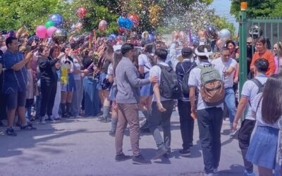 Despedida Cuartos Medios: estudiantes de la Generación 2024 asisten a su último día de clases