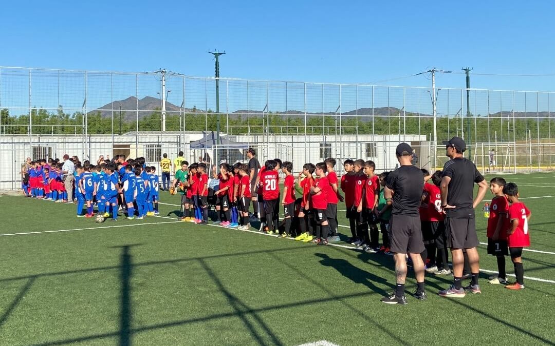 Copa Aniversario Sección Básica 2024: campeonato de fútbol formativo reúne a niños de diversos colegios de la zona