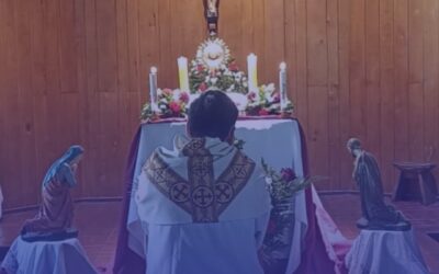 Estudiantes de Primero Medio participante en exposición y bendición del Santísimo Sacramento