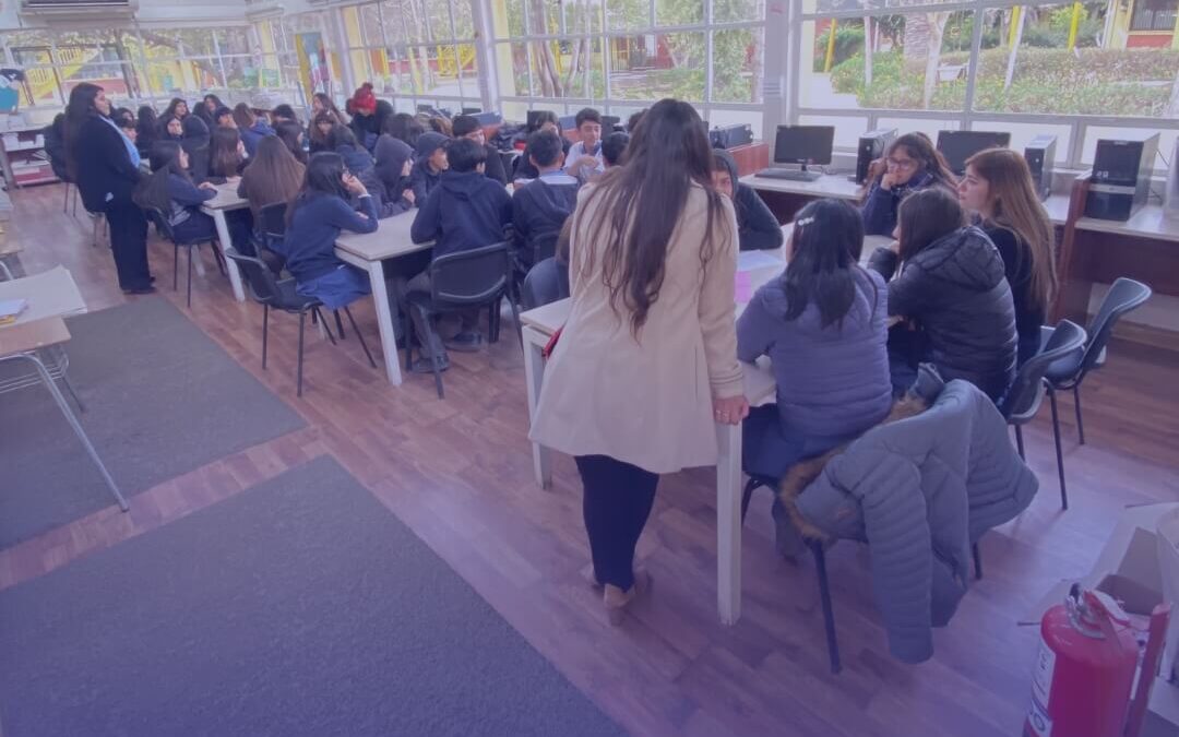 Campaña contra la violencia escolar en Sección Media: Creación e intervención literaria con estudiantes