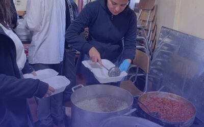 Mes de la solidaridad: Estudiantes de Sección Media participan en comedor solidario para ayudar a quienes más lo necesitan
