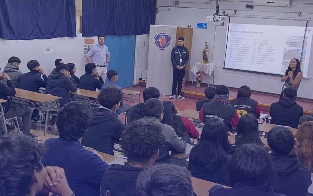 Empresa global Scania visita nuestro colegio para generar nuevas oportunidades laborales a estudiantes de Mecánica Automotriz
