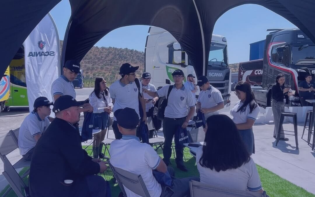 Día Mundial del Transporte Sostenible: Estudiantes visitan la empresa Scania, reconocida mundialmente por su innovación tecnológica