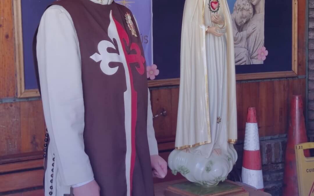 La imagen de la Virgen de Fátima recorrió las tres secciones de nuestro colegio