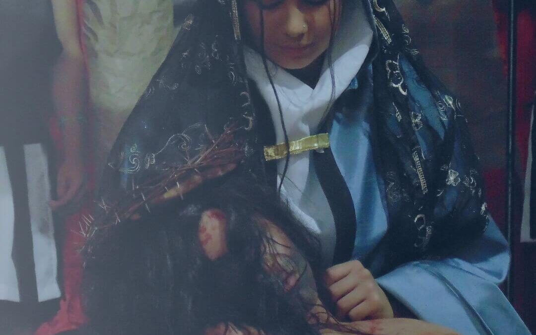 Estudiantes de Cuarto Medio realizan Vía Crucis para toda la comunidad educativa