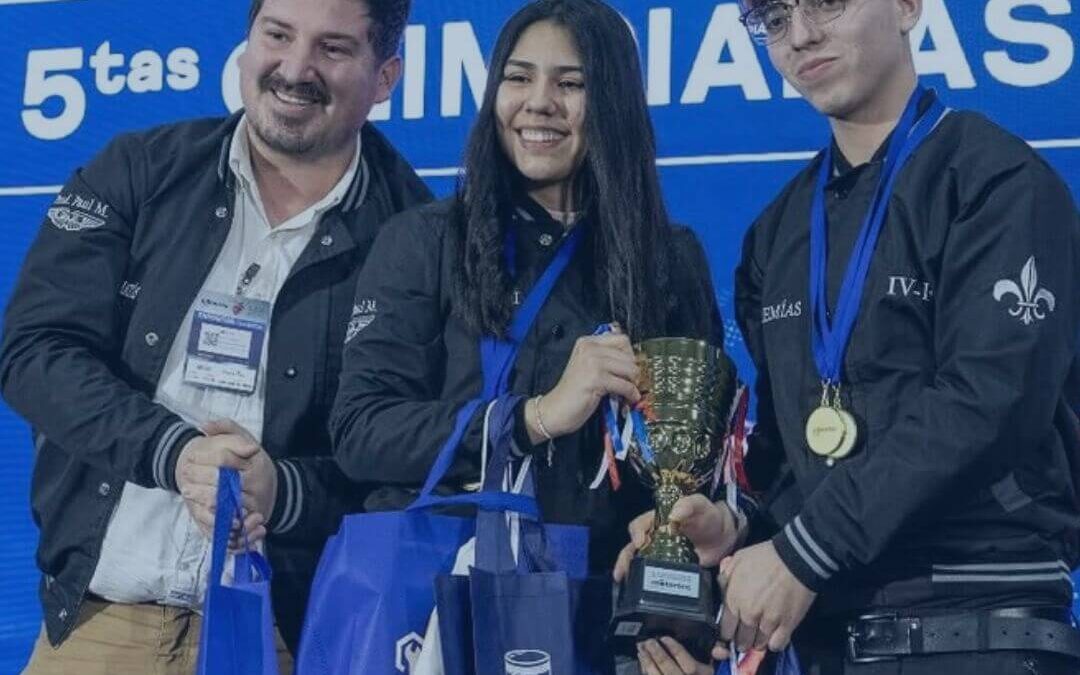 Orgullo cardenalino: Equipo de Mecánica Automotriz lidera competencia nacional y obtiene el primer lugar