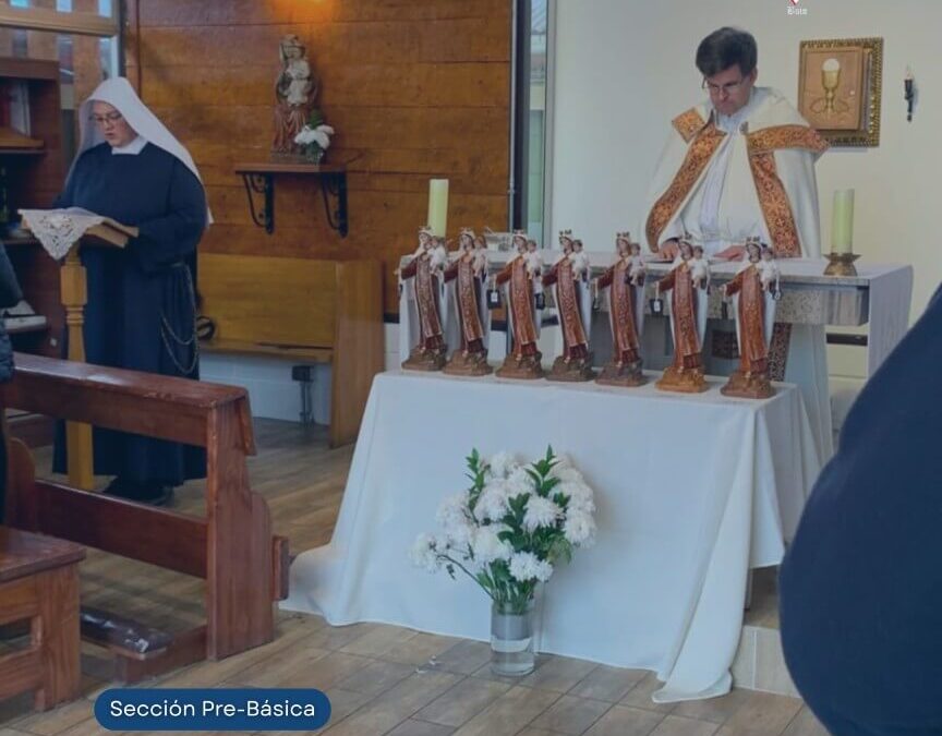 Ceremonia de Entronización de la imagen de la Virgen del Carmen en las salas de Sección Pre-Básica