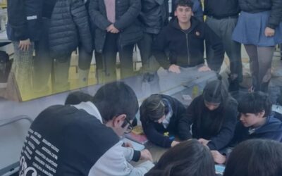 Estudiantes de Sección Media aplican el aprendizaje científico a través de experiencias de laboratorio