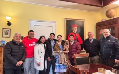Rumbo al Nacional de Cueca 2026: Estudiantes de Octavo Básico presentan esquinazo en el Ministerio de Educación